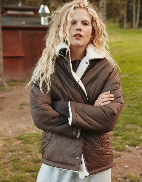 Stradivarius Reversible contrast faux shearling lined jacket in brown - view 1