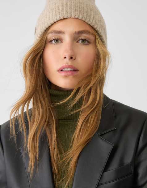 Stradivarius ribbed cap with plate in beige - view 1