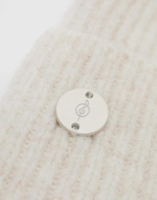 Stradivarius ribbed cap with plate in ecru, 3 of 3