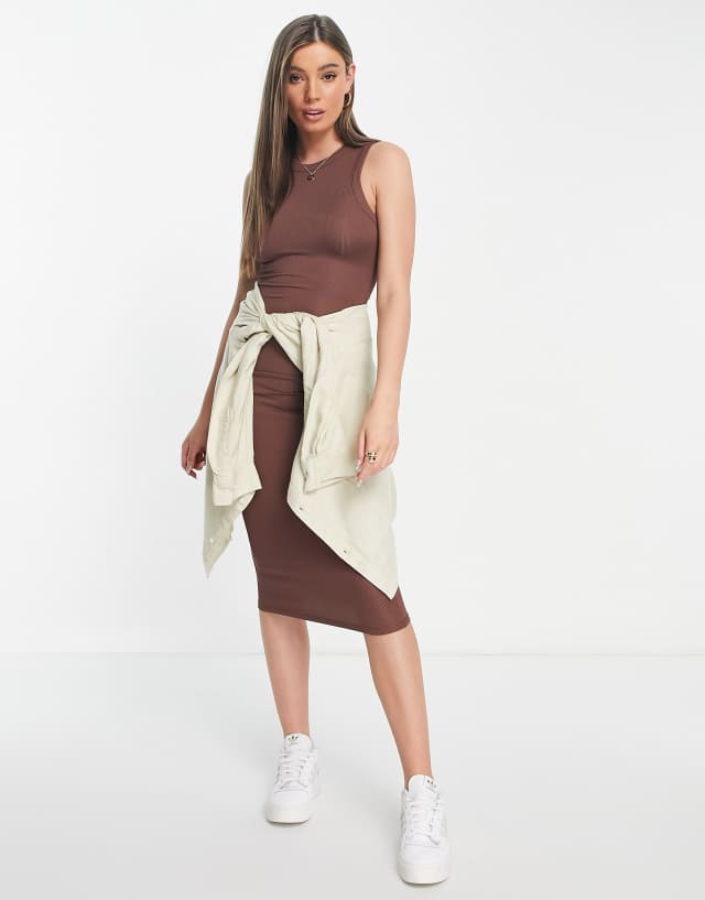 Stradivarius ribbed midi dress in chocolate