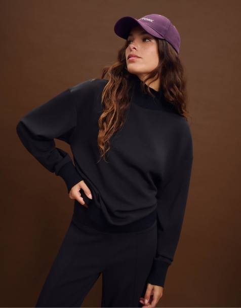 Stradivarius Ribbed soft-touch contrast sweatshirt in black - view 1