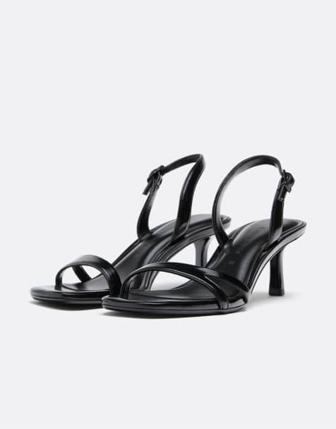 Stradivarius – Riemchen-Sandaletten in Schwarz mit Absatz und Cut-out - view 1