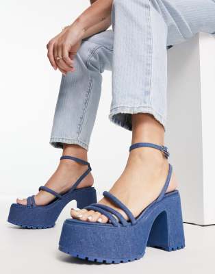 Stradivarius - Riemchenschuhe aus Denim mit Blockabsatz und Plateausohle-Blau