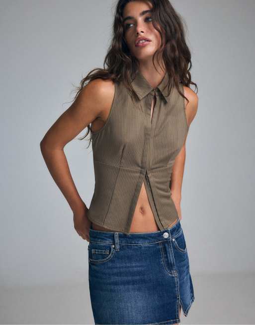 Stradivarius ærmeløs top med trykknapper i khaki, 4 af 7