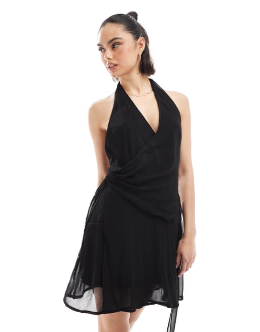 Stradivarius - Robe courte cache-cœur à encolure américaine - Noir
