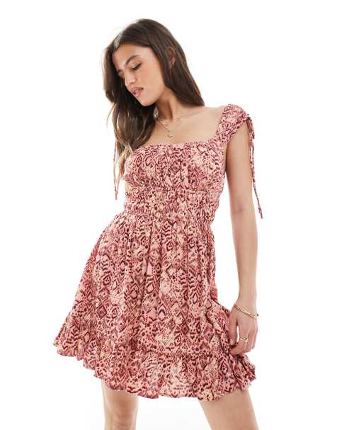 Stradivarius - Robe fluide imprimée à volants - Rouge - view 1