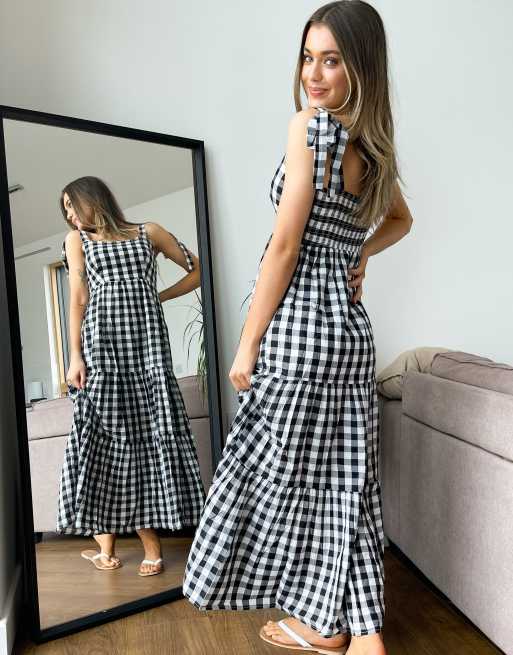 Stradivarius Robe longue a carreaux avec bretelles nouees Noir et blanc ASOS