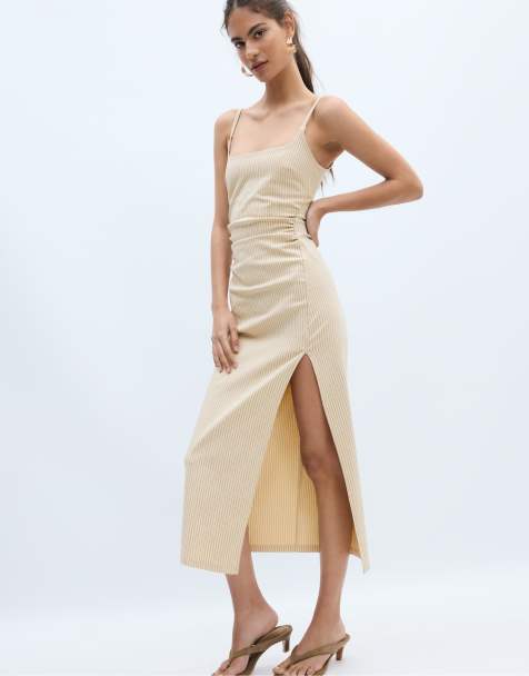 Stradivarius - Robe mi-longue en bengaline à encolure carrée - Taupe - view 1