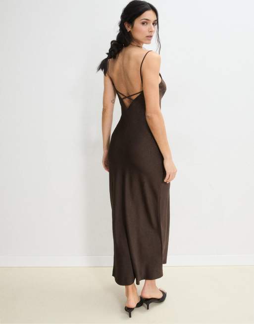 Stradivarius - Robe mi-longue en satin - Marron, 4 de 4