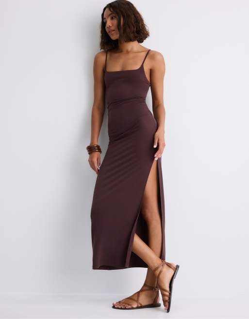 Stradivarius - Robe mi-longue froncée à bretelles - Marron, 2 de 4