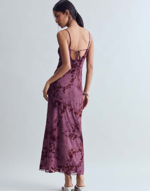 Stradivarius robe midi à bretelles floquée violette, 3 de 7