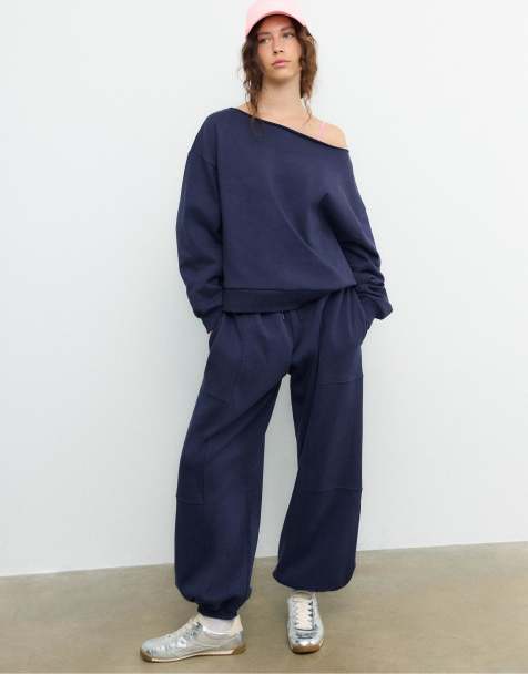 Stradivarius Round neck sweatshirt in dark blue - view 1