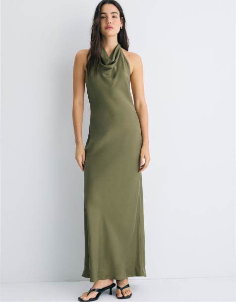 Stradivarius – Rückenfreies Maxikleid in Olivgrün mit Neckholder - view 1