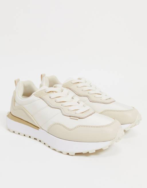 boots stradivarius beige