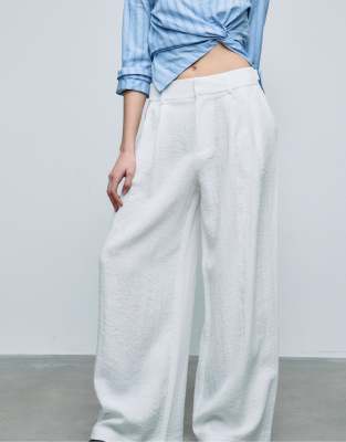 Stradivarius - Rustic - Hose in Ecru mit weitem Bein und verstellbaren Knöpfen-Weiß