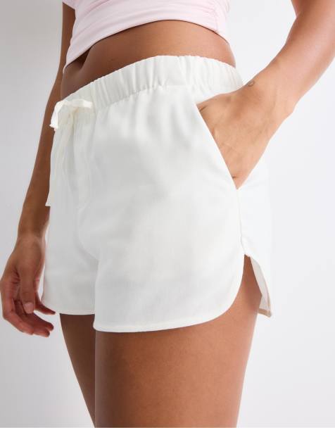 Stradivarius – Rustic – Shorts in Ecru - view 1