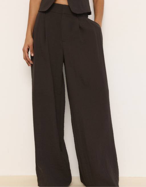 Stradivarius Rustic wide-leg trousers with adjustable buttons in brown, 2 of 4
