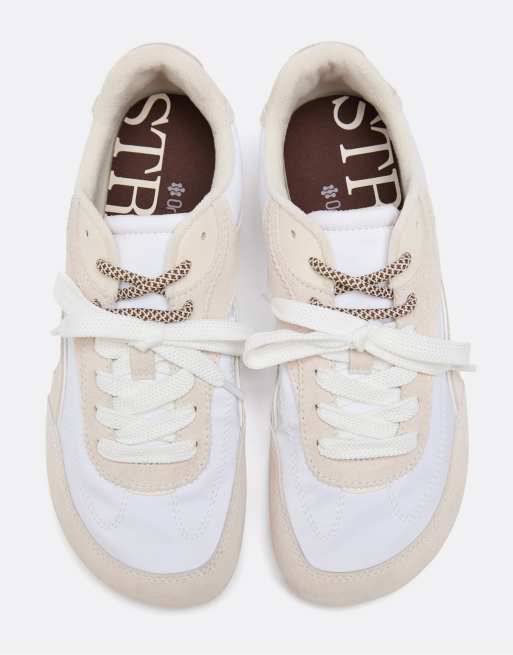 Stradivarius S009 leather detail barefoot trainers in ecru, 5 of 7