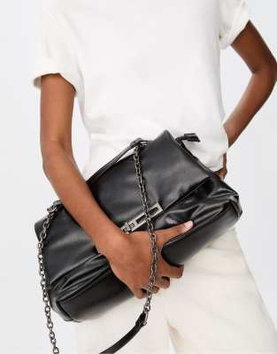 Stradivarius - Sac bandoulière avec fermoir chaîne - Noir