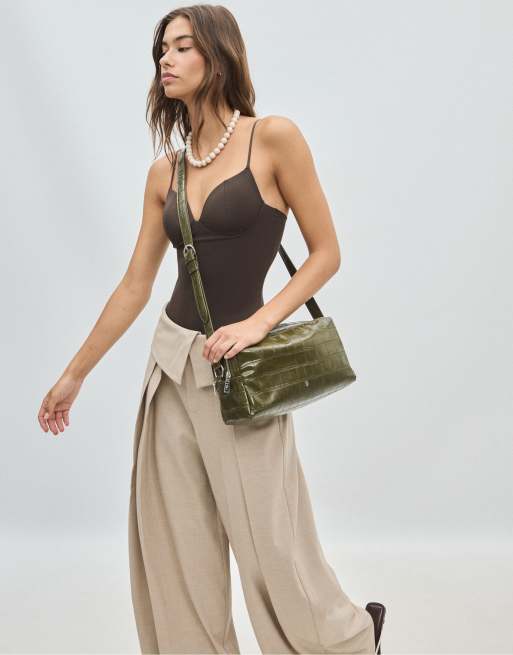 Stradivarius sac bandoulière rectangulaire effet crocodile kaki, 2 de 4