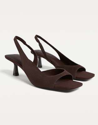 Stradivarius – Sandalen in Braun aus Leder mit Absatz - view 1