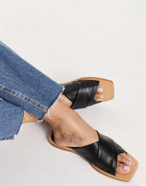 Stradivarius – Sandalen in Schwarz mit überkreuztem Riemen - view 1