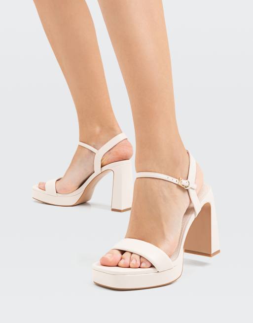 Stradivarius - Sandalen met hak en plateauzool in crème