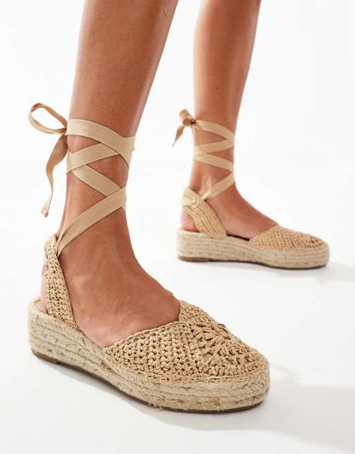 Stradivarius Sandales compensees plates style rustique Sable