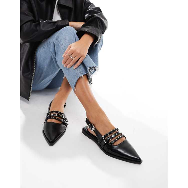Stradivarius Sandali bassi a punta neri con fibbie e cinturino posteriore ASOS