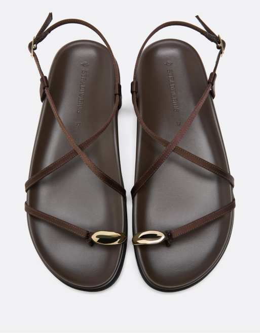 Stradivarius - Sandali bassi marroni con dettaglio