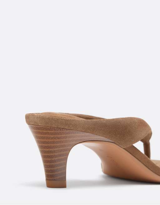 Stradivarius - Sandali infradito in pelle beige con tacco, 4 di 4