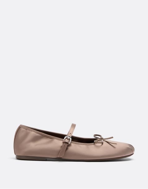 Stradivarius satijnen ballerina's met gesp in taupe - view 1