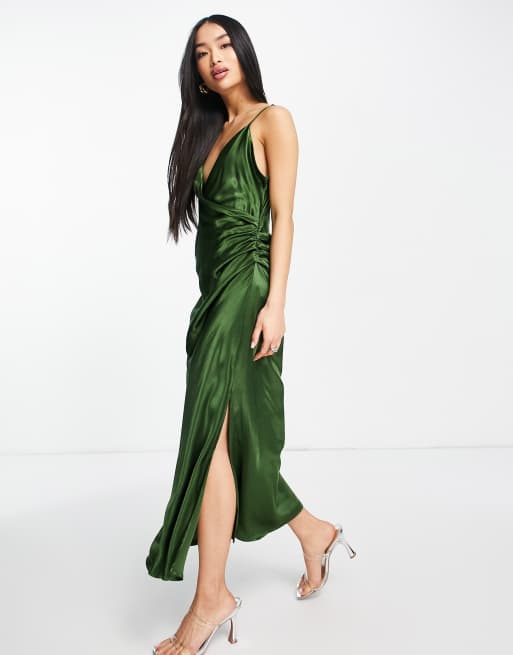 Stradivarius - Satijnen midi jurk met overslag in groen