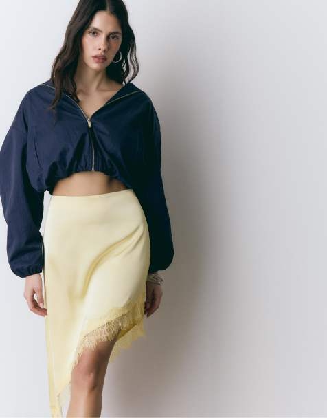 Stradivarius Satin asymmetric skirt in pastel yellow - view 1