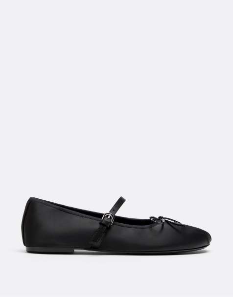 Stradivarius Satin-Ballerinas mit Schnalle in Schwarz - view 1