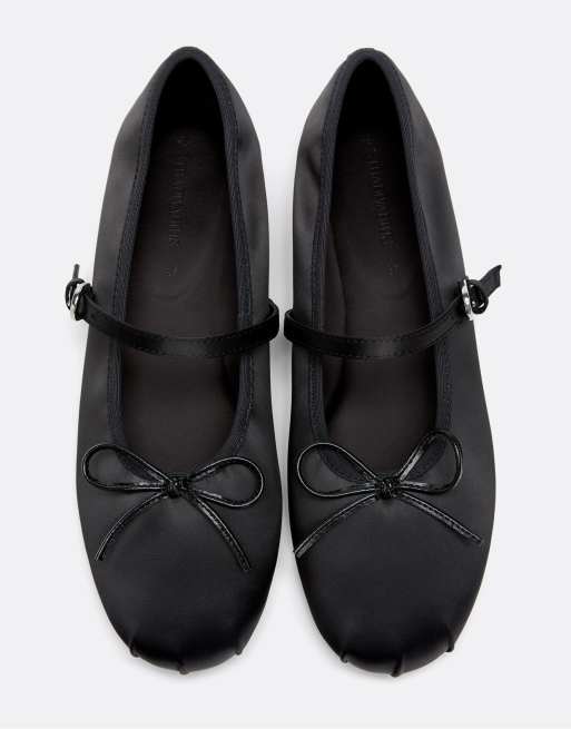 Stradivarius Satin-Ballerinas mit Schnalle in Schwarz, 3 von 6