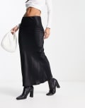 [Stradivarius] Stradivarius satin bias midi skirt in black XL BLACK