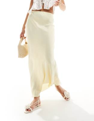 Stradivarius Stradivarius satin bias midi skirt in buttermilk-Yellow