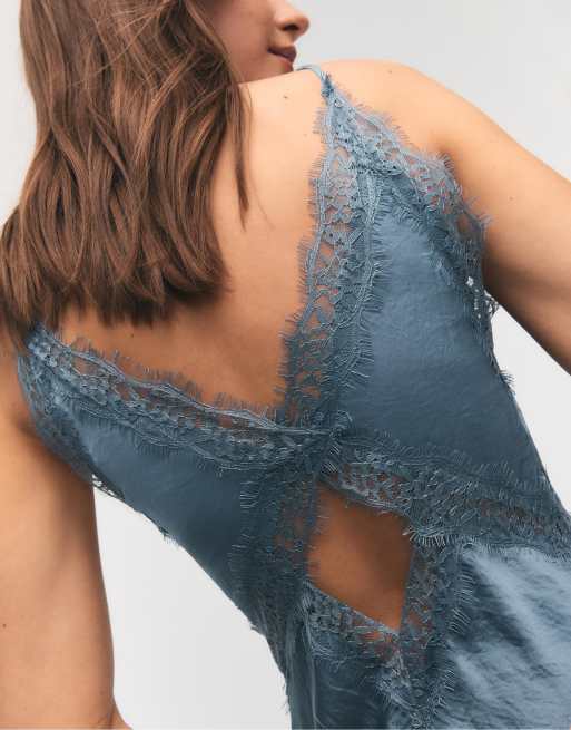 Stradivarius Satin midi dress with lace in sky blue, 4 of 4
