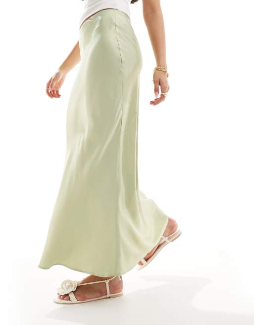 Stradivarius – Satin-Midirock in verwaschenem Grün 
