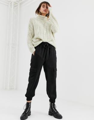 stradivarius parachute