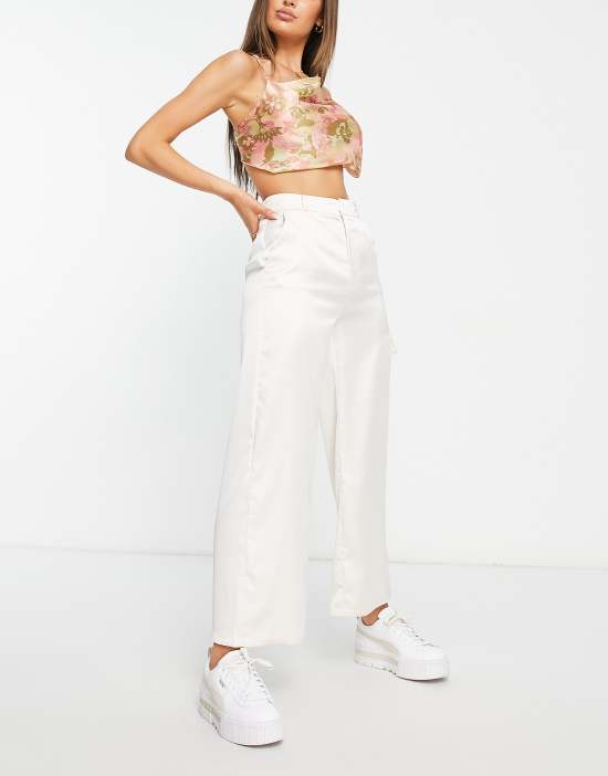 https://images.asos-media.com/products/stradivarius-satin-tailored-cargo-pants-in-ecru/202943370-4?$n_550w$&wid=550&fit=constrain