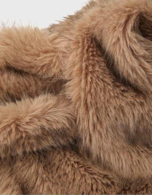Stradivarius scarf i brun fuskpäls, 4 av 4