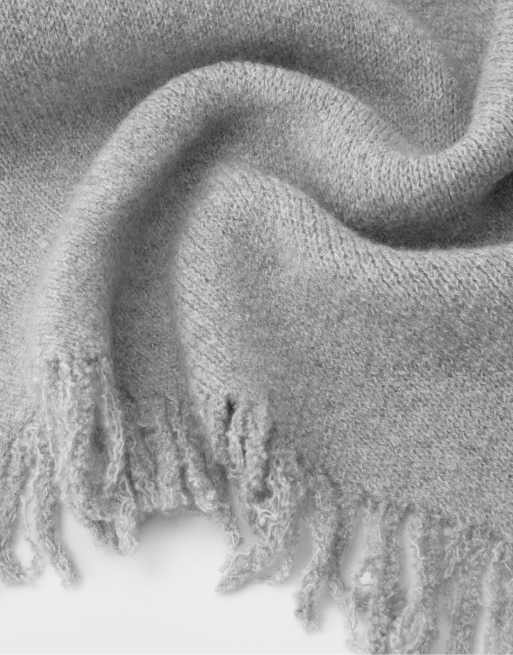 Stradivarius scarf med fransar i mörkgrått, 4 av 4