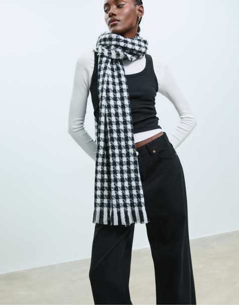 Stradivarius Scarf with small checks in black - view 1