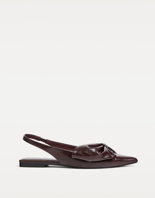 Stradivarius - Scarpe basse color bordeaux con cinturino posteriore e fiocco