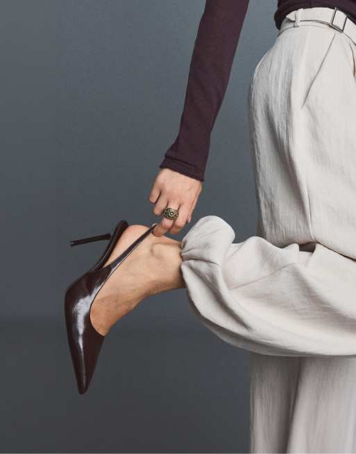 Stradivarius - Scarpe con tacco e cinturino posteriore marroni, 2 di 6