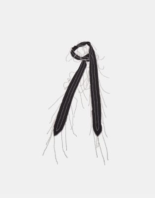 Stradivarius - Schal in Schwarz mit Perlenbesatz