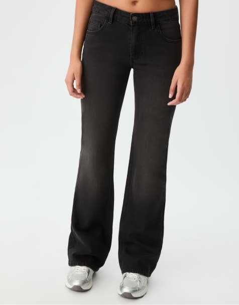 Stradivarius – Schlagjeans in Schwarz mit niedrigem Bund und verwaschenem Effekt - view 1