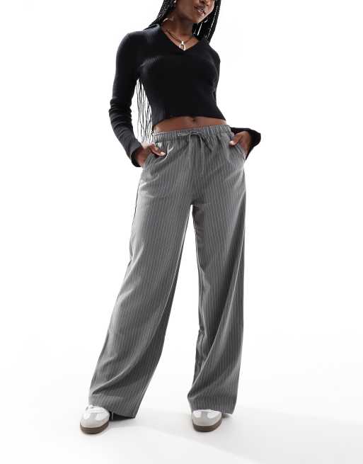 Stradivarius – Schlupfhose in Grau mit Nadelstreifen